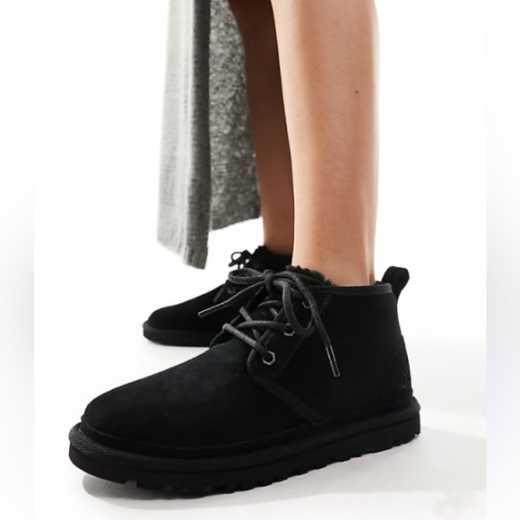 UGG Shoes - UGG Neumel women size 7 Black Winter chukka Boots